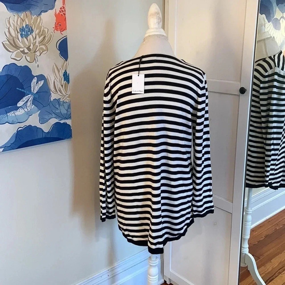 Calvin Klein Sweater - Picture 5 of 9